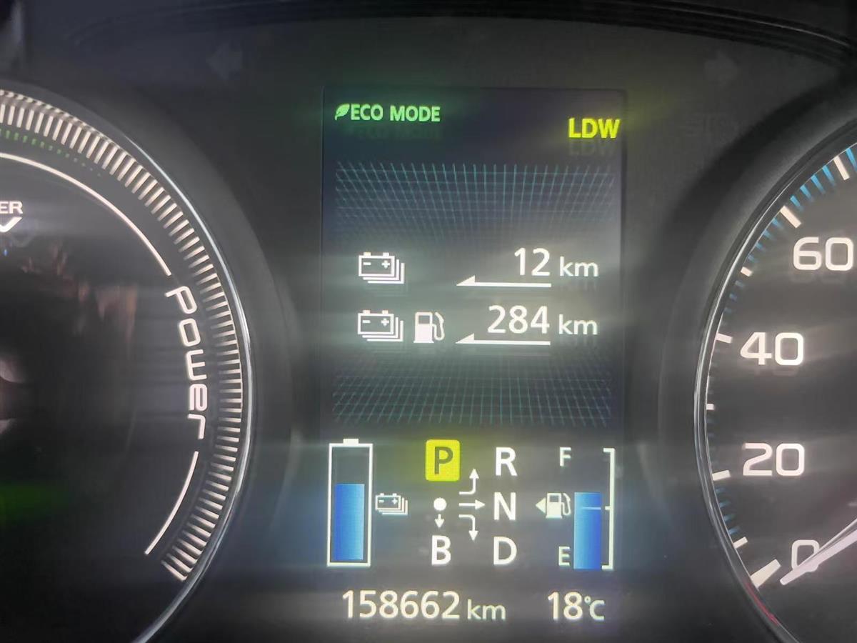 2014 Mitsubishi Outlander PHEV Station Wagon Automatic, White, 5 seats, Plug-in hybrid, 1 Owner, 1,998 cc, 156,769 km