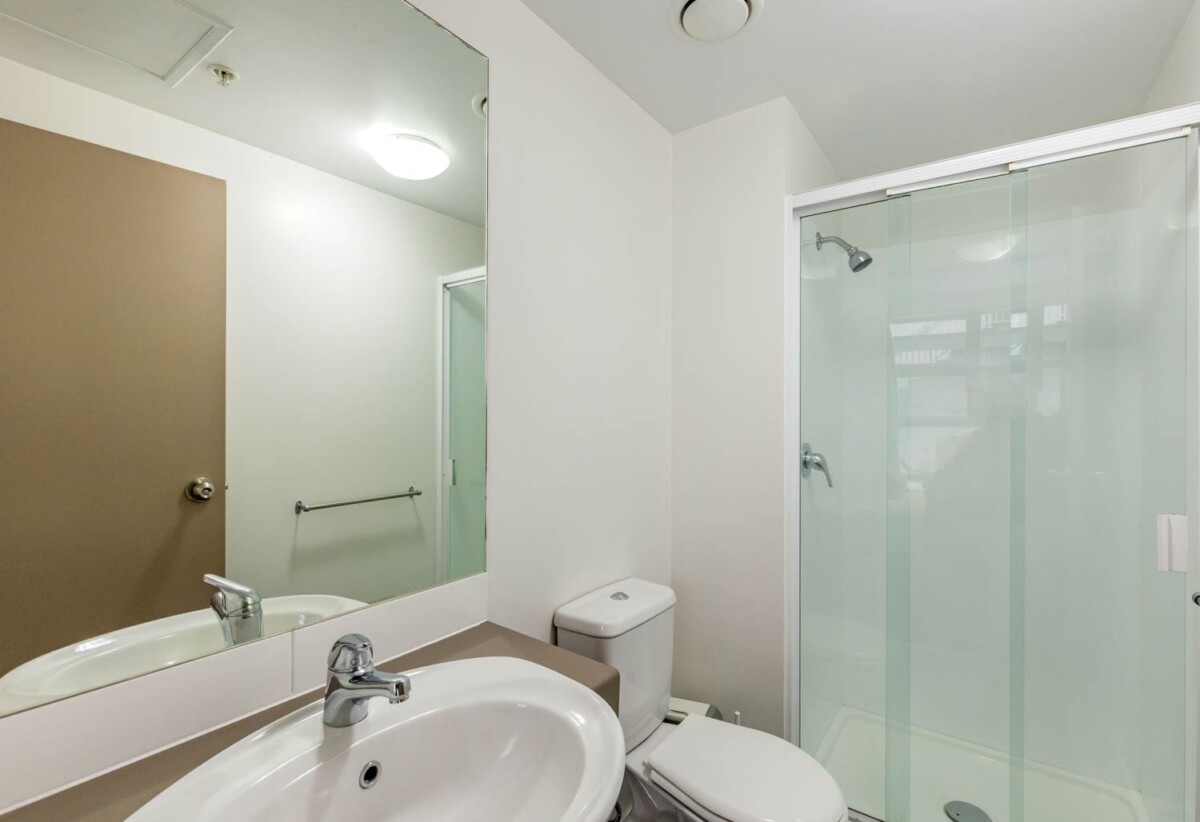 Double Grammar school zone, great layouts, 39m2 Freehold 1 beds 2 baths apartment, (including 1 ensuite, and 1 lounge 1 bath can be another ensuite, both have floor-to-ceiling windows), 1.1 km to Auckland Girls’ Grammar School, 1.6 km to Auckland Grammar, just a short stroll to Queen St with AUT & Auckland University almost across the road, 1007/85 Wakefield Street, City Centre, Auckland