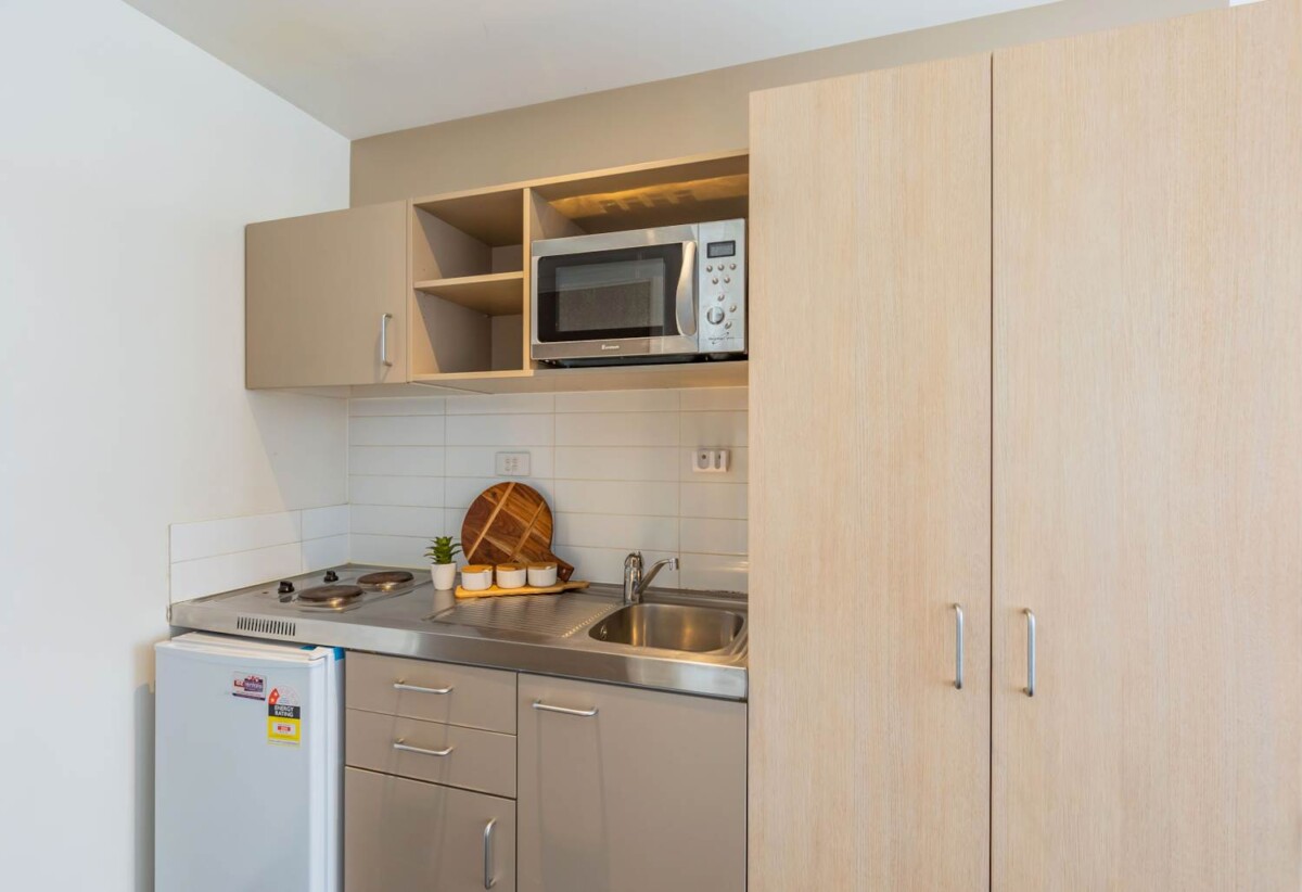 Double Grammar school zone, great layouts, 39m2 Freehold 1 beds 2 baths apartment, (including 1 ensuite, and 1 lounge 1 bath can be another ensuite, both have floor-to-ceiling windows), 1.1 km to Auckland Girls’ Grammar School, 1.6 km to Auckland Grammar, just a short stroll to Queen St with AUT & Auckland University almost across the road, 1007/85 Wakefield Street, City Centre, Auckland