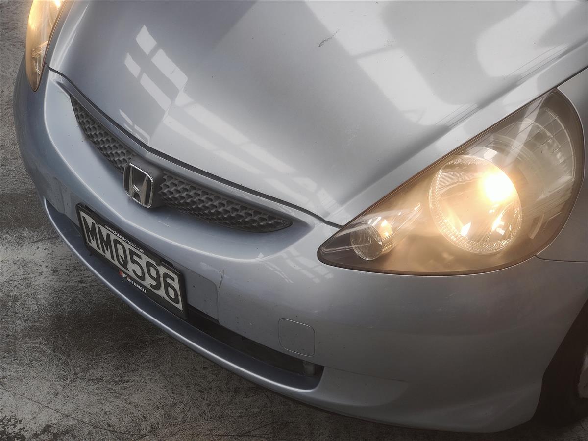 2006 Honda Fit /Hatchback Automatic, 5 seats, 4 owners, Petrol, 1,330 cc, 115,700 km