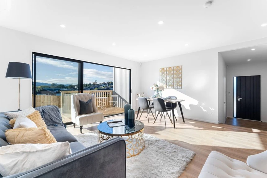 213m2 5 beds 3 baths house with double garage on 582m2 section, 3 beds home plus 2-beds granny, currently rented at $950 per week, Walk to schools & Warkworth town centre, Short drive to beaches, wineries & regional parks, 13 Titapu Road Warkworth, Auckland