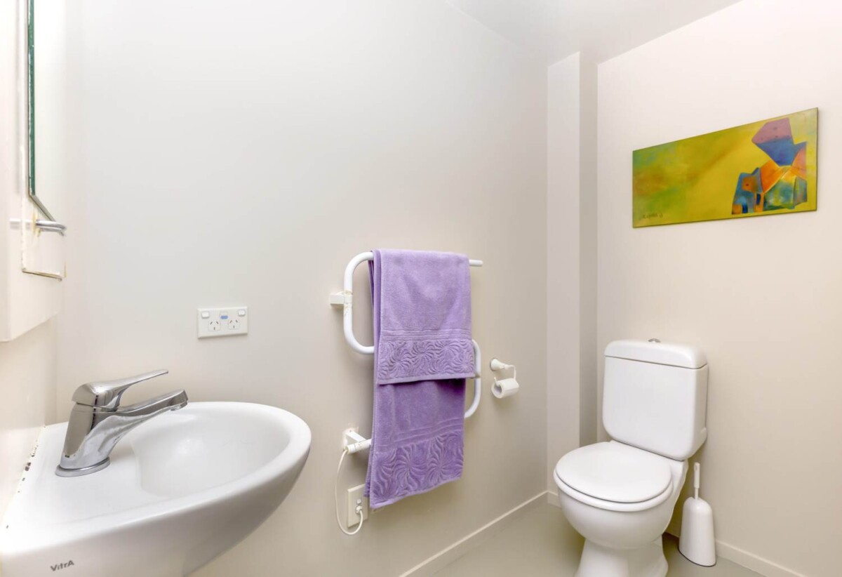 Auckland Girls’ Grammar School zone, 21m2 Freehold 1 bed 1bath studio apartment, 0.1 km to Auckland Girls’ Grammar School, 1F/11 Howe Street, Freemans Bay, Auckland