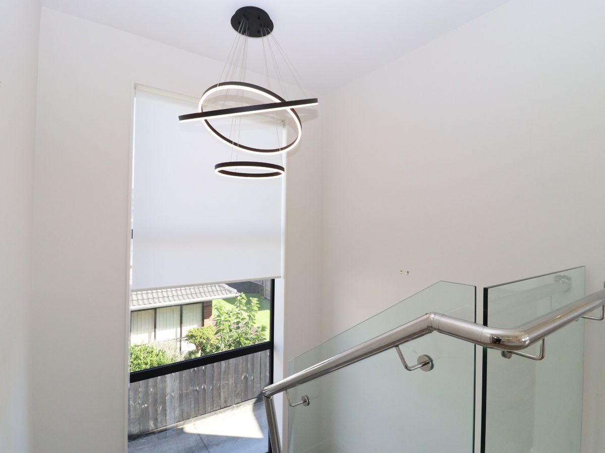For rent, 4 beds 2 baths house with garage, Available Now, 5C Devon Road, Bucklands Beach, Auckland