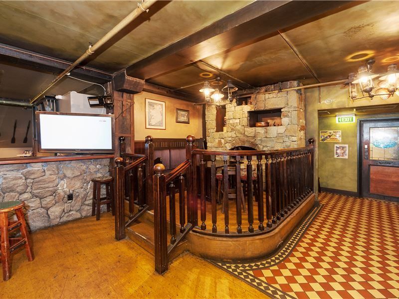 Freehold commercial unit title, app 629 (527 +102) m2 ground floor area, Two separate leases with total rental over $190k/a+ GST if any+ outgoing with reasonable long term. Main tenant: (app 527 m2 floor area) one of the best and legend Irish bar and restaurant in NZ, Side tenant (app 102m2 floor area} for a company CBD base plus small art shop, 74 Wyndham Street, Auckland Central, Auckland