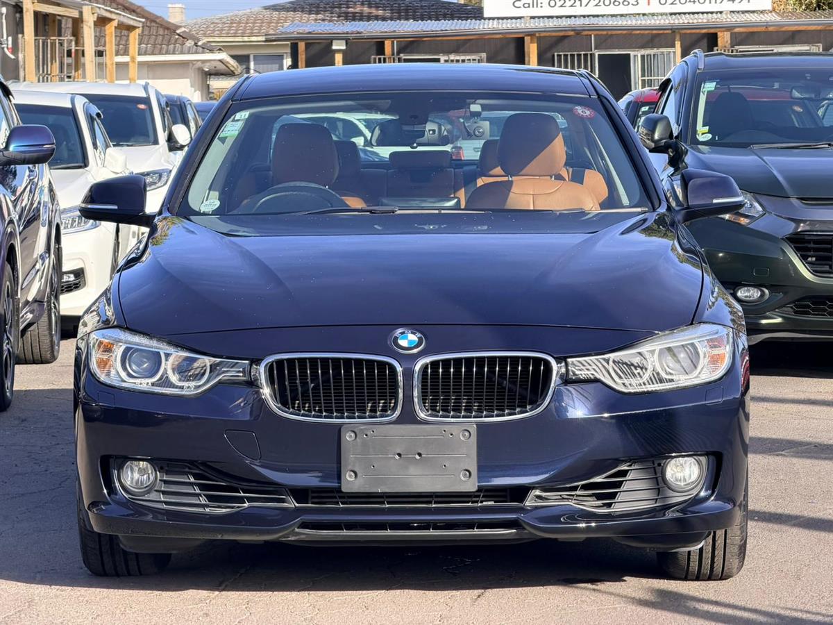 2012 BMW 320i **Leather Seats**Sedan Automatic, Blue, 5 seats, Petrol, 1,997 cc, 38,760 km