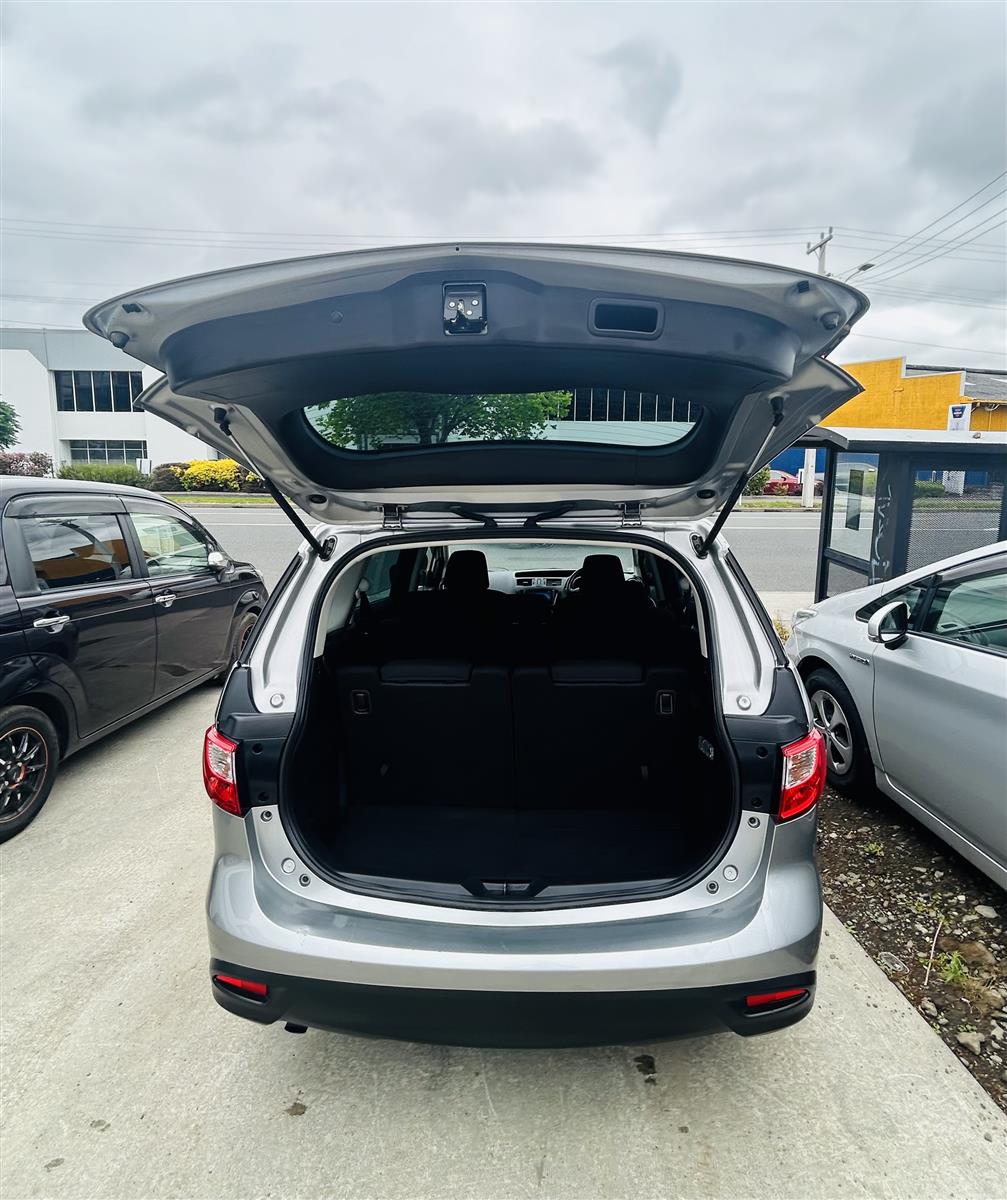 2010 Mazda Premacy Station Wagon Automatic, Silver, 7 seats, Petrol, 2,000 cc, 107,000 km
