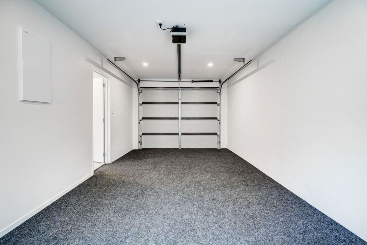 154m2 Brandnew freehold 4 beds 3 baths home with garage, Fully fenced with low-maintenance backyard, walking to New Lynn School, the train station, library, restaurants, Lynn Mall, Zone for New Lynn School and Blockhouse Bay Intermediate, 6/63 Gardner Avenue, New Lynn, Auckland