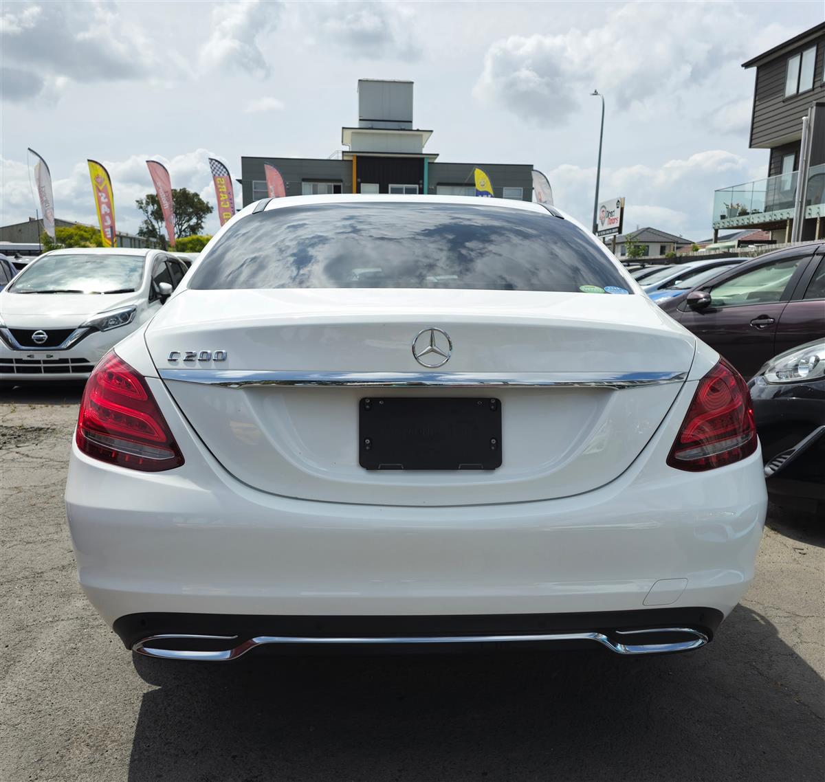 2016 Mercedes-Benz C 200 **Cruise Control**Heating Seats**Half Leather & Electric Seats**Reversing Camera**Machine Face Factory Mags** Sedan Automatic, 5 seats, Petrol, 1,991 cc, 105,572 km