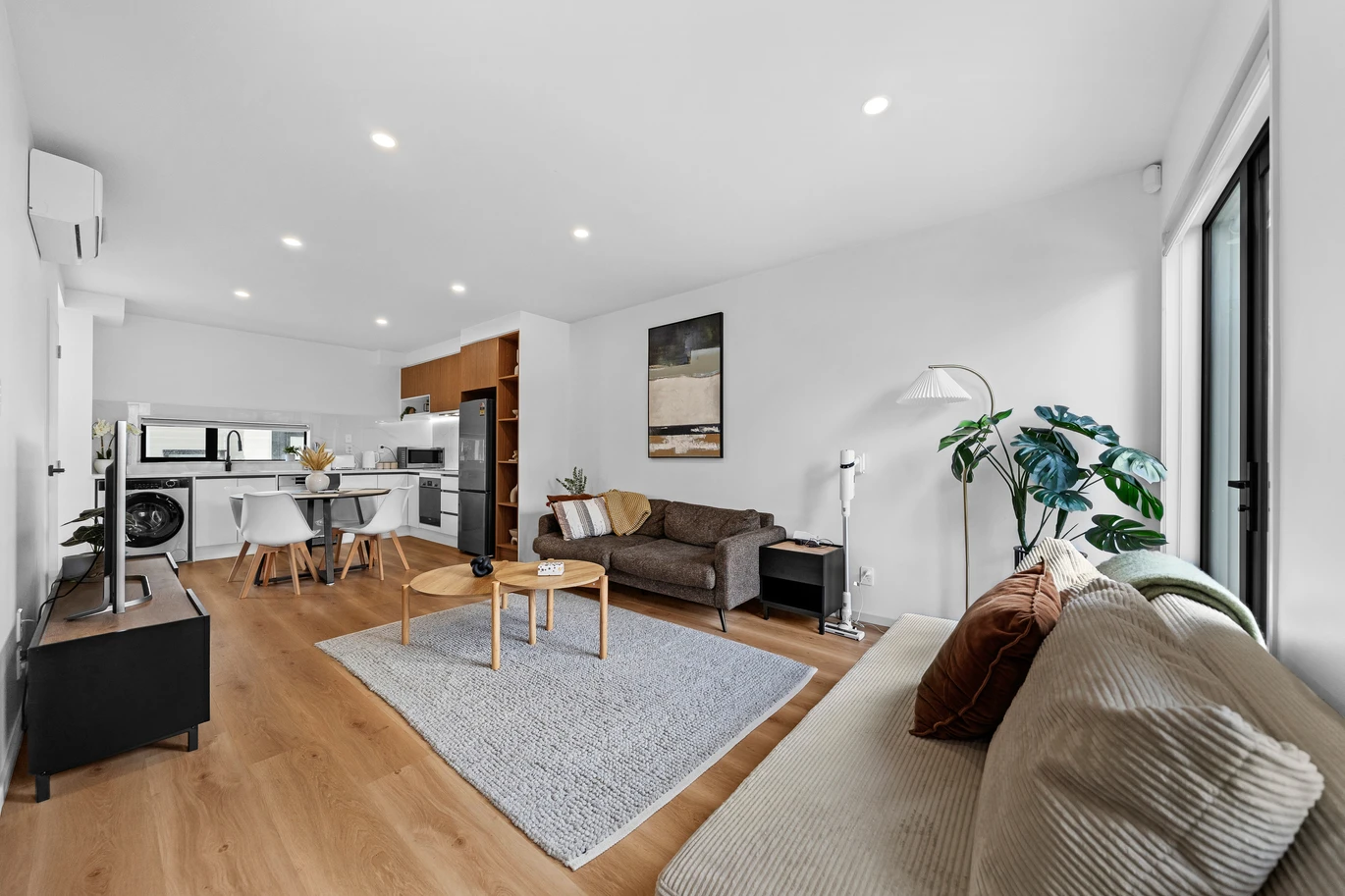 Must sell, Brandnew freehold 3 beds 2 baths home, zoned for: Bucklands Beach Intermediate (BBI) Macleans Primary School Pakuranga College, 121C Gills Road, Bucklands Beach, Auckland