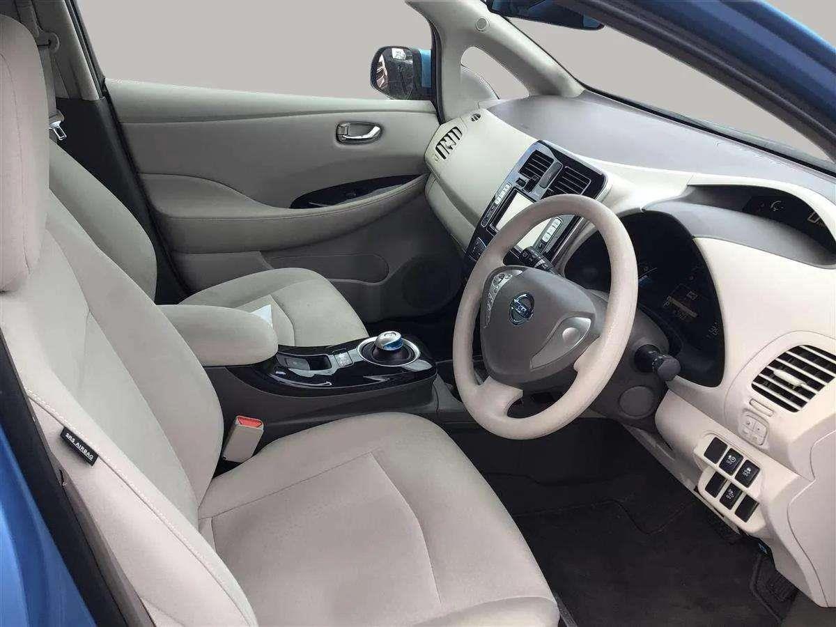 2011 Nissan Leaf Hatchback Automatic, Electric, 5 seats, 2 owners, 27,613 km
