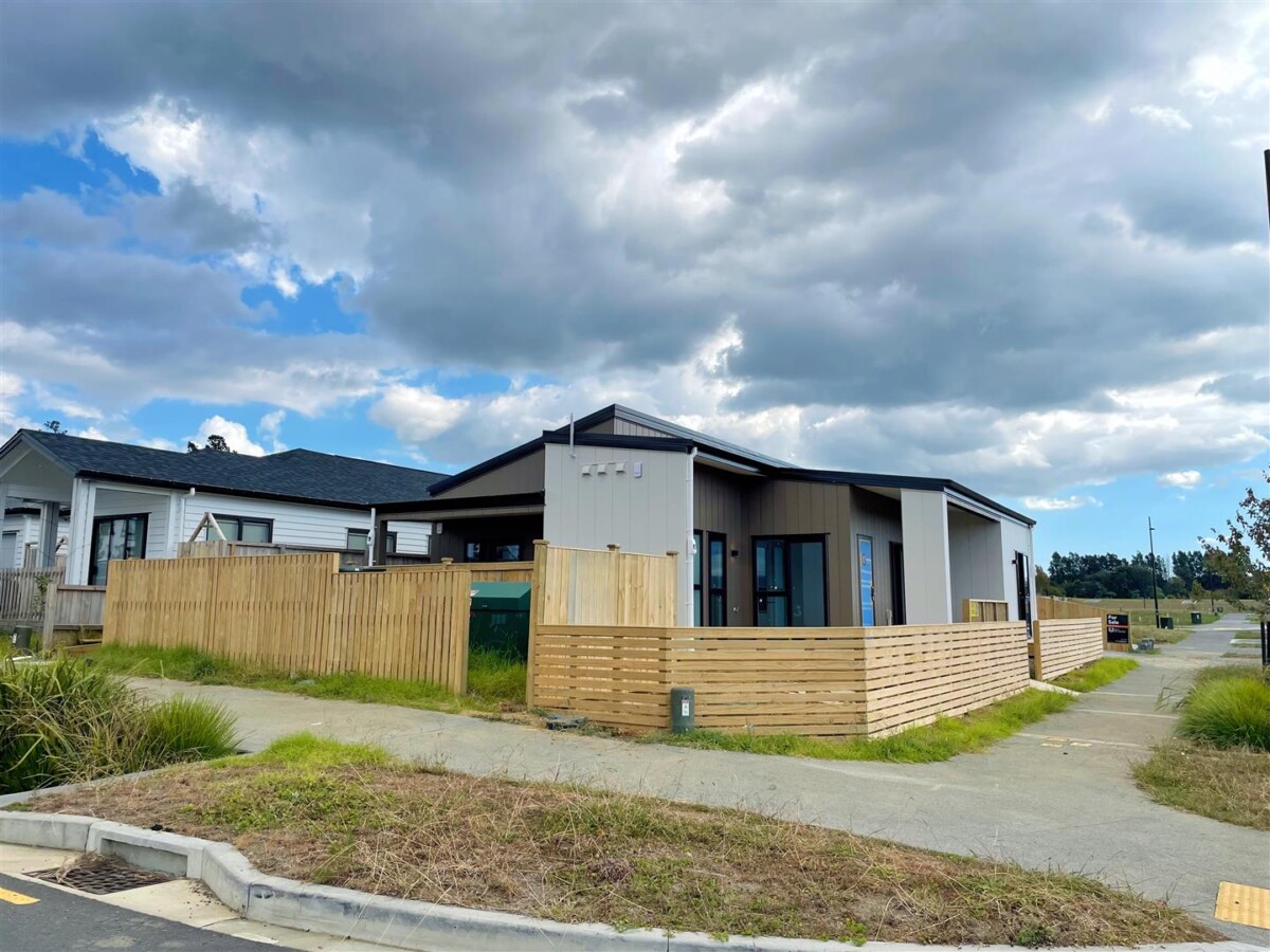 10-Year Master Build Guarantee, Brandnew 2 beds 1 bath home with car park, Walking distance to a local primary school, Handy to shops, amenities, and motorway access, 1B Humarie Way, Drury, Auckland