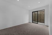 Must sell, Brandnew freehold 3 beds 2.5 baths home with car park, close to shops, schools, town centre, 8 Wahine Street, Papakura, Auckland