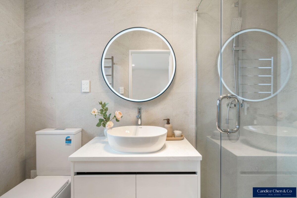 10-Year Master Build Guarantee, Brandnew 3 beds 2.5 bath home with car park, close to LynnMall Shopping Centre, cafes, gyms, Bunnings, The Warehouse, supermarkets, restaurants, 4/16 Binsted Road, New Lynn, Auckland