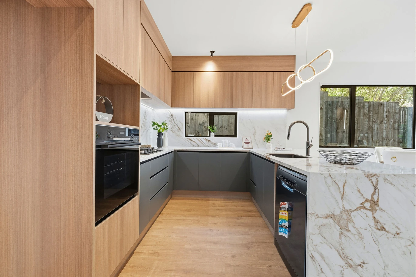 Brandnew standalone 4 beds 2.5 baths home with garage, move-in ready, close to schools, shopping centre, beaches, Lot 2/1 Sheralee Place, Bucklands Beach, Auckland