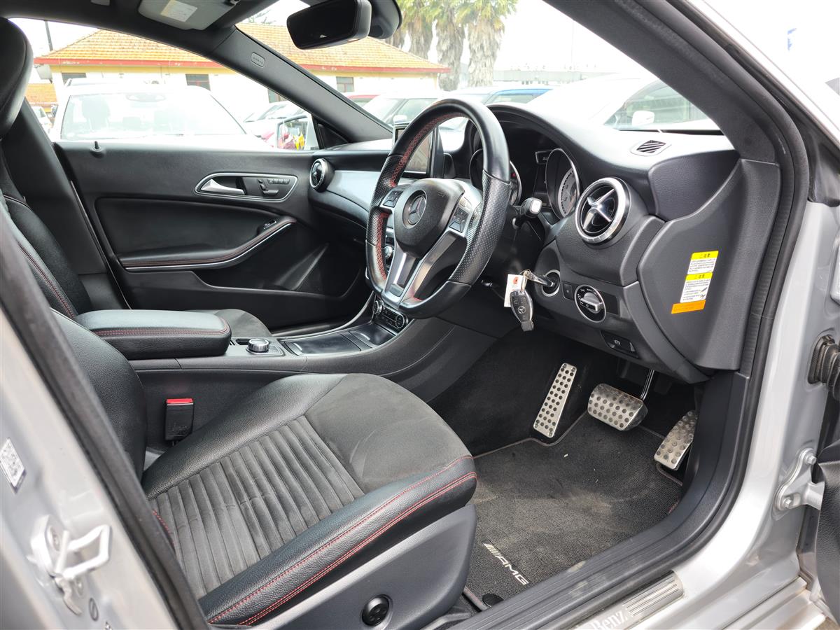 2014 Mercedes-Benz CLA 250 **Cruise Control**Half Leather Seats**Memory & Electric Seats**Factory Mags**Reversing Camera** Sedan Automatic, 5 seats, Silver, Petrol, 1,991 cc, 71,598 km
