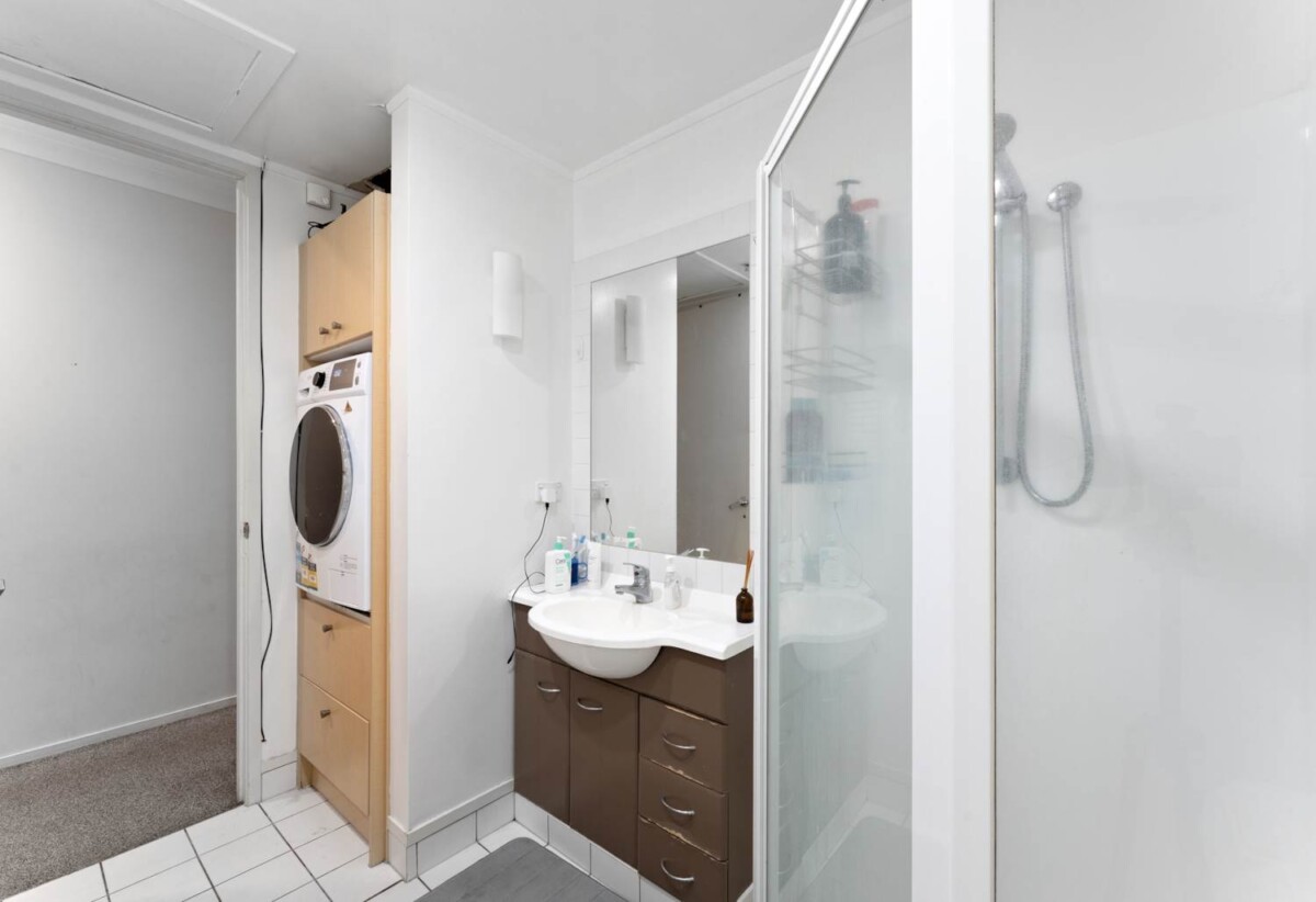 Auckland Girls’ Grammar School zone, Freehold 2 beds 1 bath 1 car park apartment, 0.6 km to Auckland Girls’ Grammar School, 227/149 Nelson Street, City Centre, Auckland