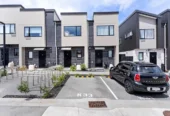 Motivated vendor, 2 beds + study room 1.5 baths home with car park, Walking distance to Te Nikau Primary School, zoned for the highly regarded Ormiston College, and just minutes from Ormiston Town Centre, 33 Kiato Lane, Flat Bush, Auckland