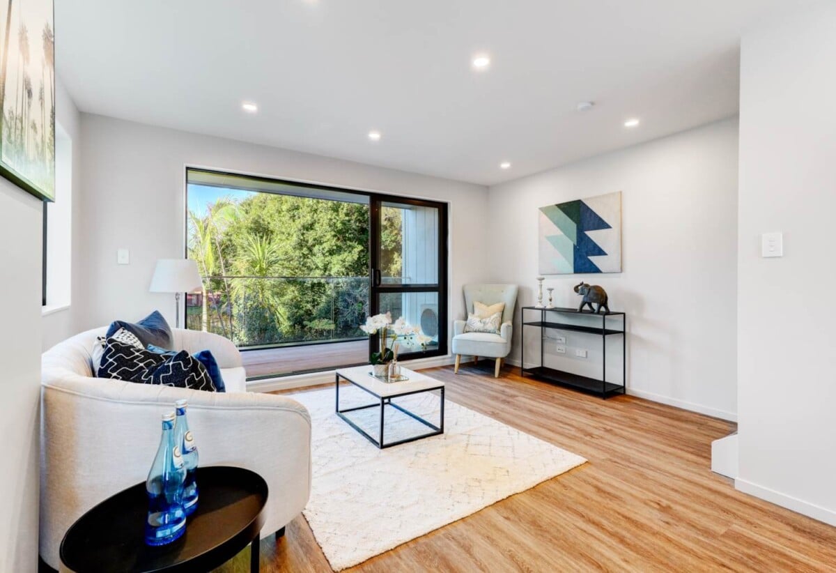 Brandnew freehold 3 beds + study 2.5 baths home with garage, no body corporate fees, walks to shops, schools, 0.9 km to Sunnyvale School, Lot 9/55 James Laurie Street, Henderson, Auckland