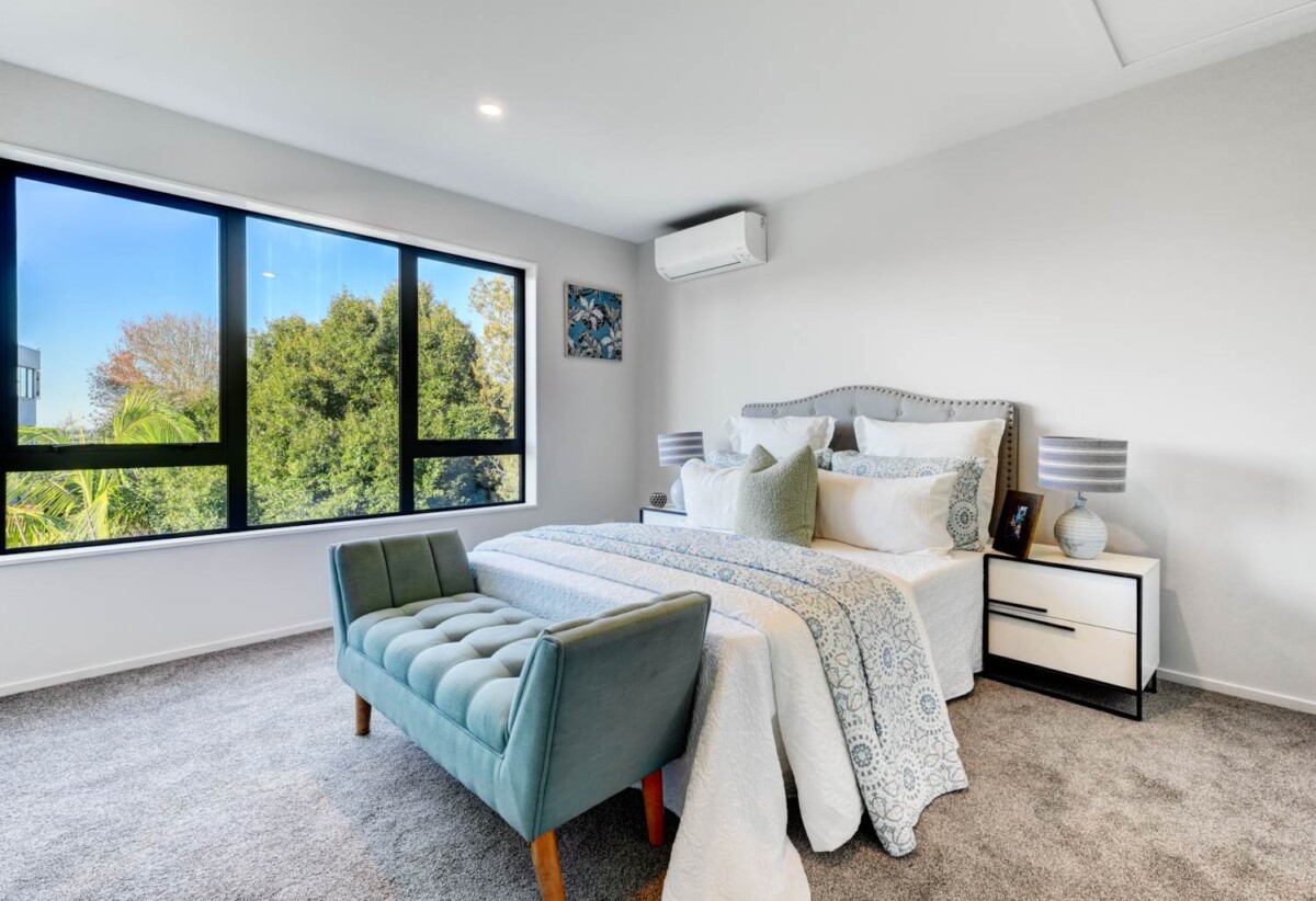 Brandnew freehold 3 beds + study 2.5 baths home with garage, no body corporate fees, walks to shops, schools, 0.9 km to Sunnyvale School, Lot 9/55 James Laurie Street, Henderson, Auckland