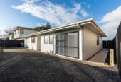 Once in 27 years, Next to Liston Park, Standalone 3 beds 1 bath house wit garage, close to Remuera Golf Course and the Lunn Avenue shops, Meadowbank Shopping Centre, Zoned for Remuera Intermediate and Selwyn College, 4/53A Abbotts Way, Remuera, Auckland