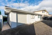 Once in 27 years, Next to Liston Park, Standalone 3 beds 1 bath house wit garage, close to Remuera Golf Course and the Lunn Avenue shops, Meadowbank Shopping Centre, Zoned for Remuera Intermediate and Selwyn College, 4/53A Abbotts Way, Remuera, Auckland