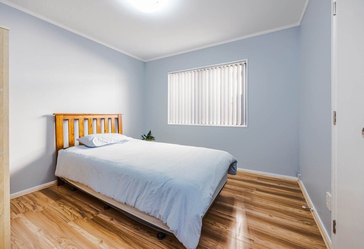 Once in 27 years, Next to Liston Park, Standalone 3 beds 1 bath house wit garage, close to Remuera Golf Course and the Lunn Avenue shops, Meadowbank Shopping Centre, Zoned for Remuera Intermediate and Selwyn College, 4/53A Abbotts Way, Remuera, Auckland