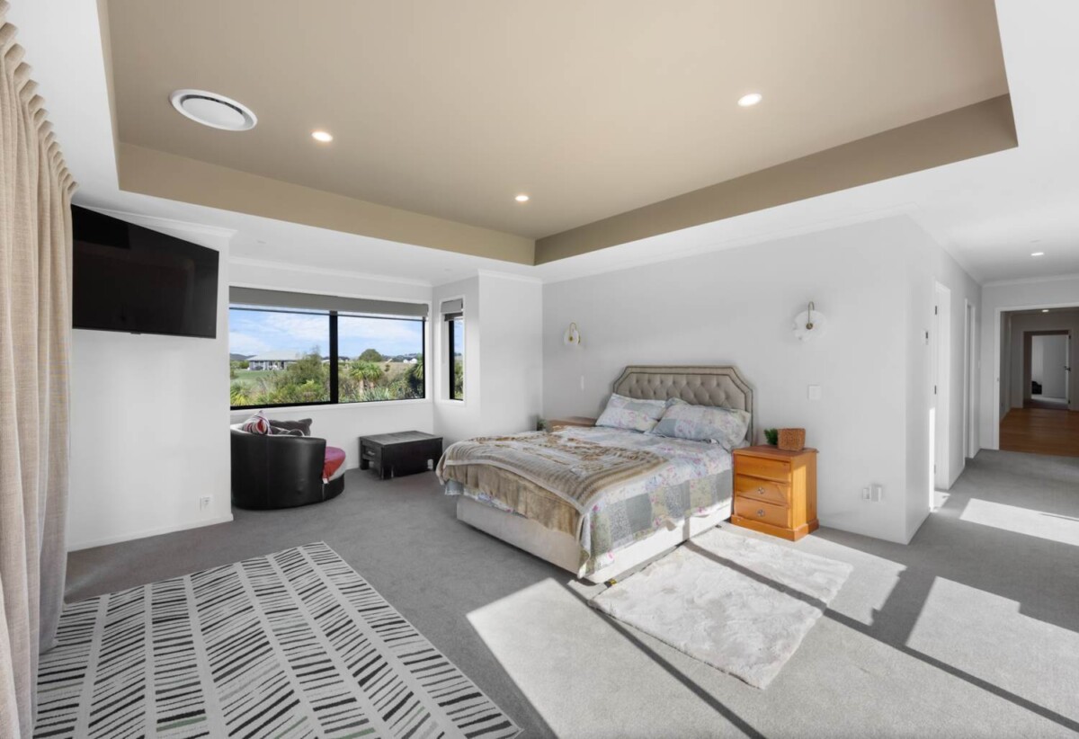 Urgent Sale, Vendor is selling below CV., make an offer, 5 beds + 2 flexi rooms 3 baths house with tripple garage on 3926m2 section, Designed and built by GJ Gardner in 2023, 10-Year Master Build Warranty, Central heating and surround sound system, 2 x 30,000L (more or less) water tanks, Fully fenced backyard, Opposite a reserve , close to schools, amenities, and with easy motorway access, 1.3 km to Pokeno School, 21 Te Ara Aukati Terrace, Pokeno, Auckland
