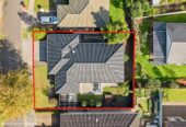 Vendors Settled Overseas, Botany Downs Secondary College zone, 140m2 3 beds 1 bath house with double garage on 400m2 section, moments to Botany Downs shopping centre, schools, 7 Brittas Place, East Tamaki, Auckland