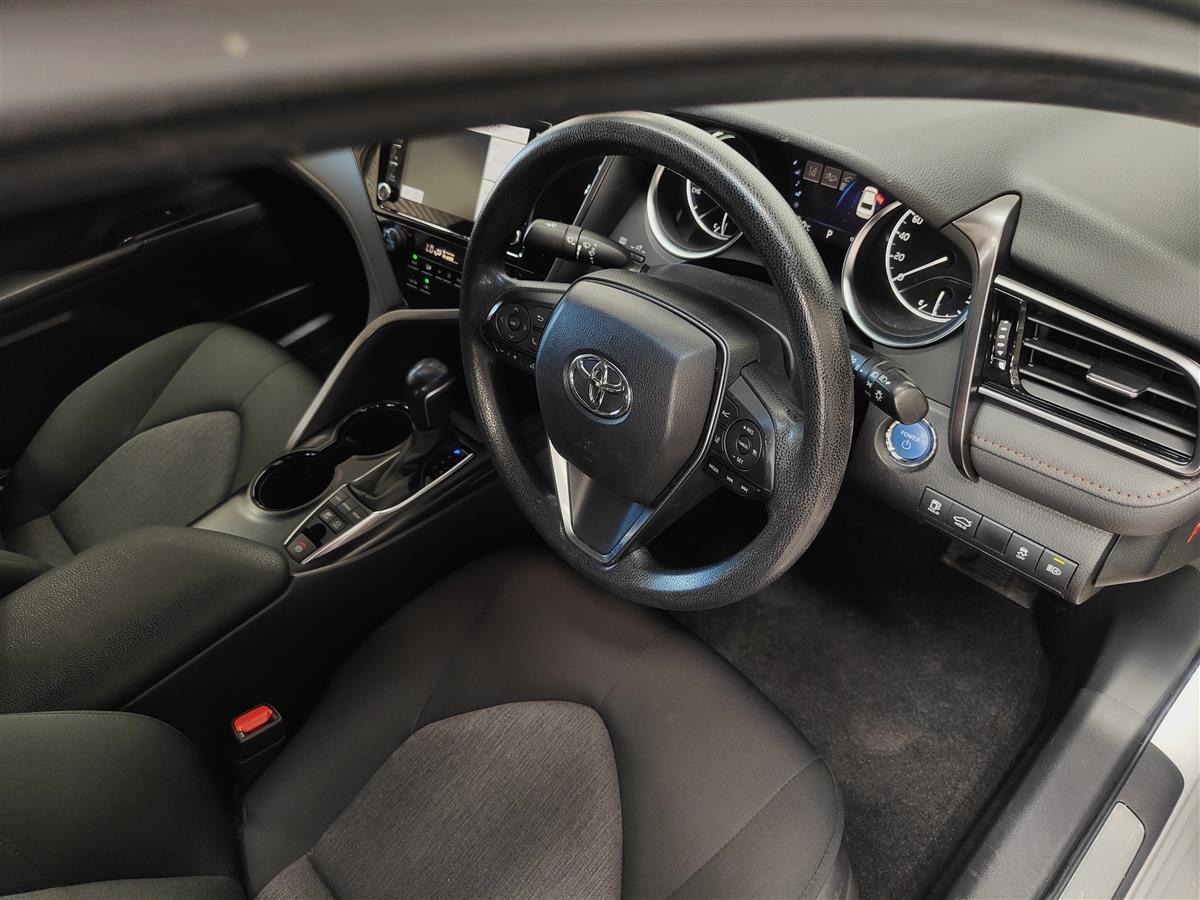2020 Toyota Camry X HYBRID/GRADE 4/Sedan Automatic, Silver, 5 seats, New Import, 2,500 cc, 79,174 km