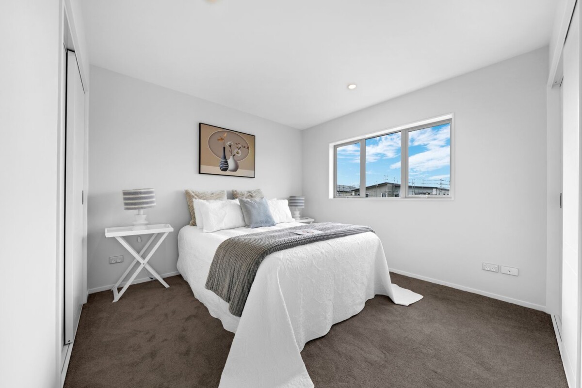 253m2 Brandnew 5 beds 4 baths house with double garage on 345m2 section, close to reserves, cafés, schools, and with easy motorway access, 50 Hari Road, Karaka, Auckland
