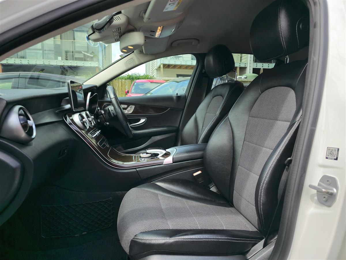 2016 Mercedes-Benz C 200 **Cruise Control**Heating Seats**Half Leather & Electric Seats**Reversing Camera**Machine Face Factory Mags** Sedan Automatic, 5 seats, Petrol, 1,991 cc, 105,572 km