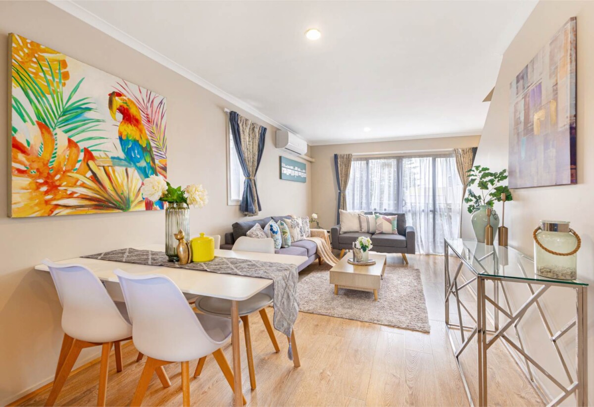 Highly motivated vendor, Only $499K, Papatoetoe Central 2 beds 1 bath home with garage for 2 cars, Walking distance to Hunters Corner, shops, cafés & restaurants, minutes to schools, motorway access, Zoned for Papatoetoe Central School, Papatoetoe Intermediate & Papatoetoe High School, 30/289 Shirley Road, Papatoetoe, Auckland
