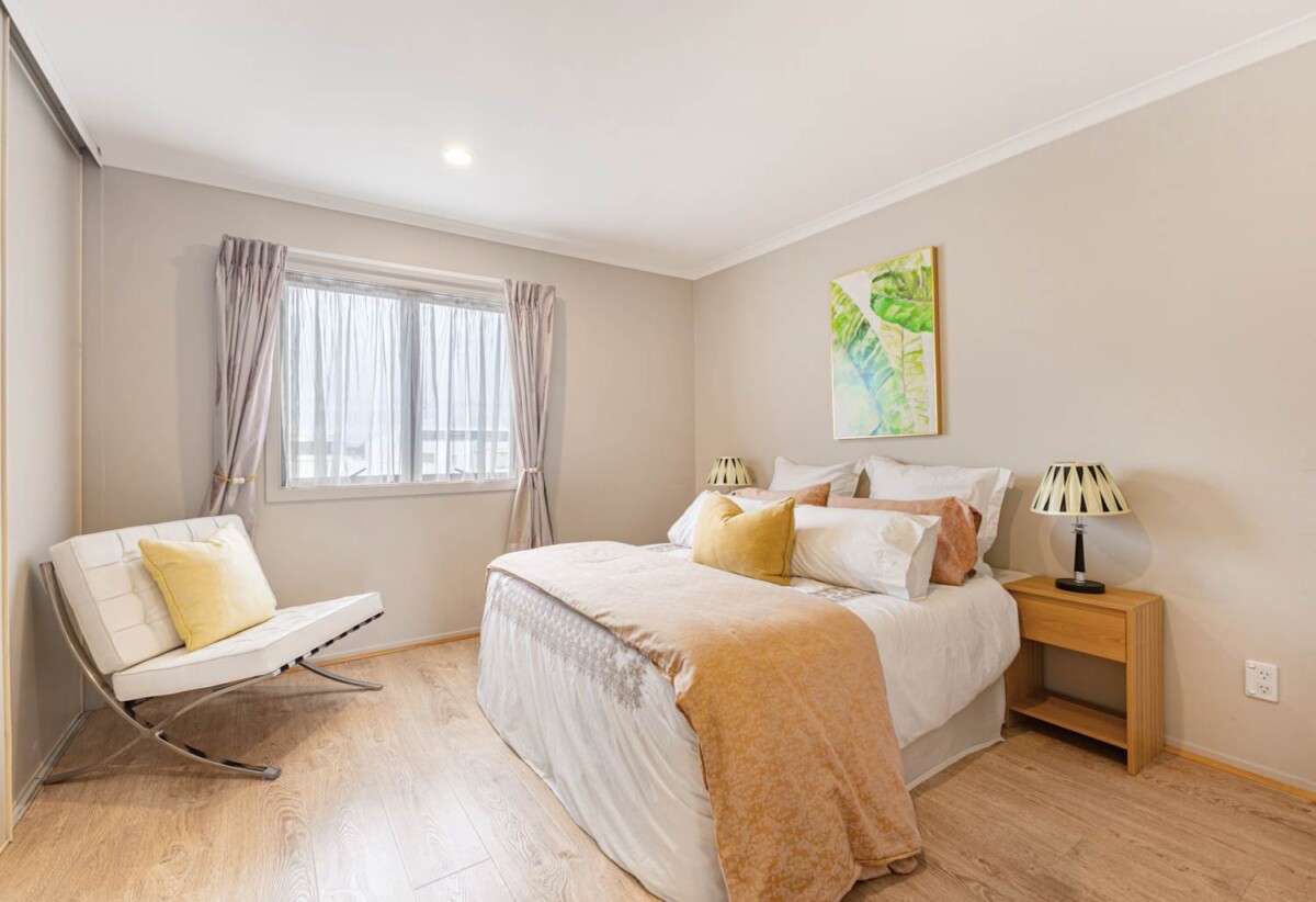 Highly motivated vendor, Only $499K, Papatoetoe Central 2 beds 1 bath home with garage for 2 cars, Walking distance to Hunters Corner, shops, cafés & restaurants, minutes to schools, motorway access, Zoned for Papatoetoe Central School, Papatoetoe Intermediate & Papatoetoe High School, 30/289 Shirley Road, Papatoetoe, Auckland