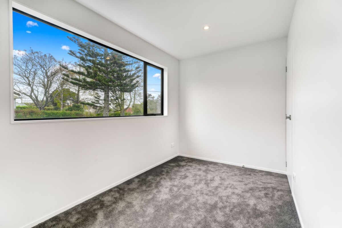 163n2 Brandnew freehold 5 beds 3.5 baths home with garage, Fully fenced with low-maintenance backyard, walking to New Lynn School, the train station, library, restaurants, Lynn Mall, Zone for New Lynn School and Blockhouse Bay Intermediate, 3/63 Gardner Avenue, New Lynn, Auckland
