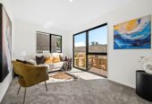 Brandnew 4 beds 3.5 baths home with garage, 1 ensuite ground floor, close to shopping centres, schools, golf club, 0.3 km to Botany Downs School, 7B Maroubra Place, Botany Downs, Auckland
