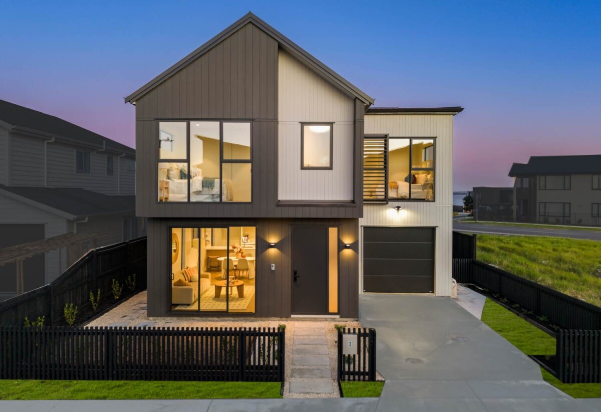 Must sell, 10 Year Residential Guarantee, Brandnew 4 beds 2.5 baths house with garage, Easy walk to the beach, 0.7 km to Scott Point School, Lot 1, 3 Turret Lane, Hobsonville, Auckland