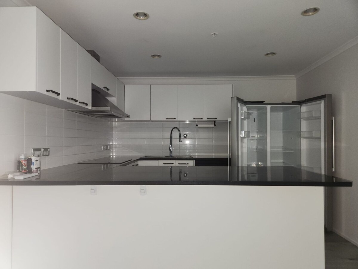 Mortgagee sale, Double Grammar school zone, 136m2 4 beds 3 baths 2 car parks apartment, within walking distance to Westfield Newmarket, zoned for Auckland Grammar and Epsom Girls Grammar school, Now it is possible to view this property! Please contact us to arrange viewing times, 210/26 Remuera Road, Newmarket, Auckland