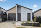 Brandnew standalone 3 beds 2 baths house with garage, close to town centre, schools, easy motorway access, 1.4 km to Valley School, 23 Aituaa Road, Pukekohe, Auckland