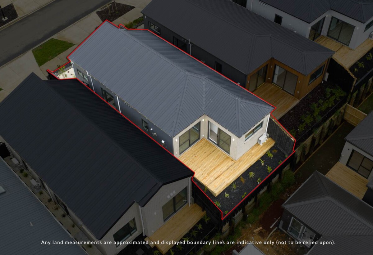 Brandnew standalone 3 beds 2 baths house with garage, close to town centre, schools, easy motorway access, 1.4 km to Valley School, 23 Aituaa Road, Pukekohe, Auckland