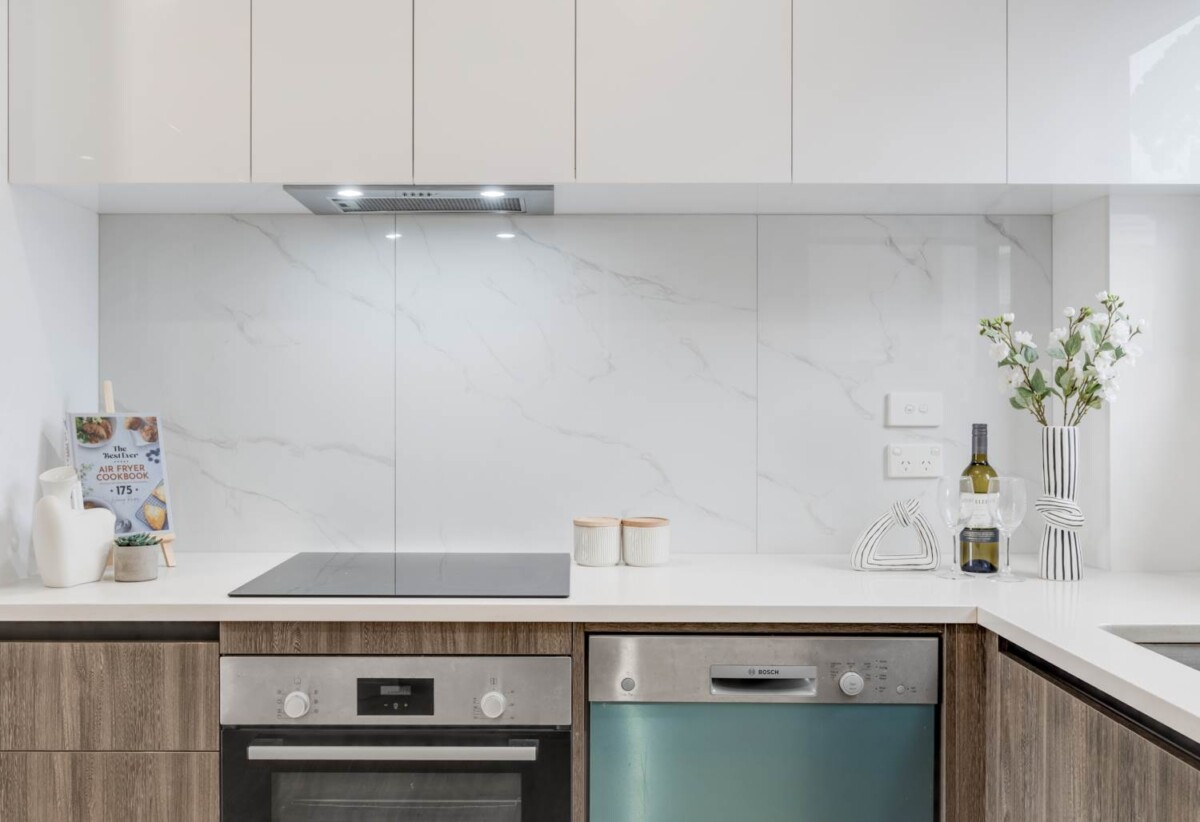 10 year Master builder Guarantee till 2032 , 3 beds 2.5 baths home with garage, Walking distance to New World and Moore Street shops, schools, zoned for Owairoa Primary, Howick Intermediate, and Howick College, 64C Union Road, Howick, Auckland