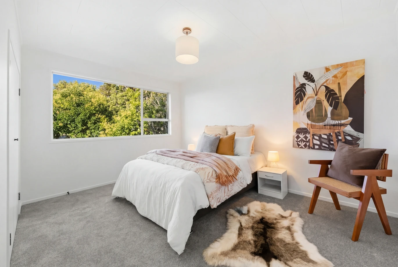 160m2 2 beds 2 baths house with garage on 724m2 section, A separate garage adds practicality and flexibility, offering secure parking, workshop space, or additional storage. With plenty of off-street parking available. 9 Osmond Court, Sunnyvale, Auckland