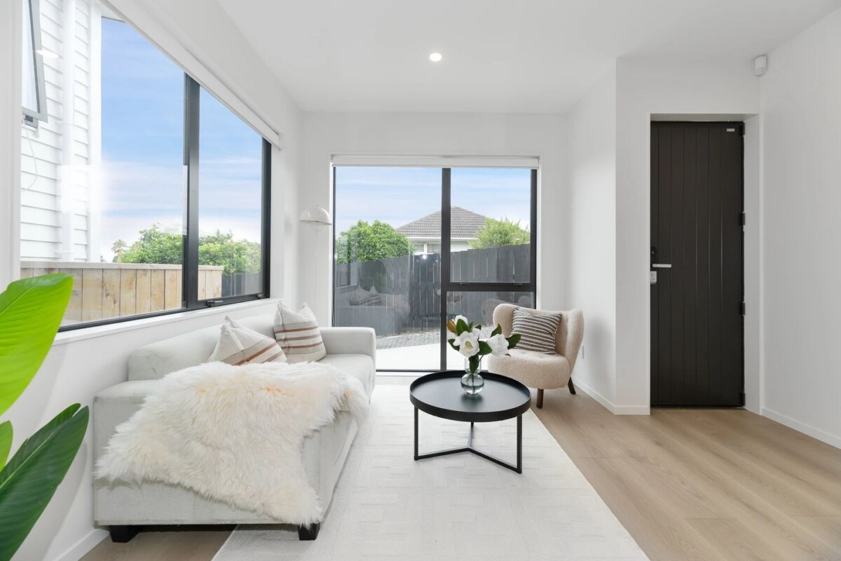 10 YEARS MASTER BUILD WARRANTY, 160m2 Brandnew standalone 4 beds 3 baths house with garage and car parks on 194m2 section, minutes to PAK’nSAVE Henderson, WestCity Waitākere, schools, motorway access, zoned for Henderson Primary School, Bruce McLaren Intermediate, Waitākere College, 86D Harrington Road, Henderson, , Auckland