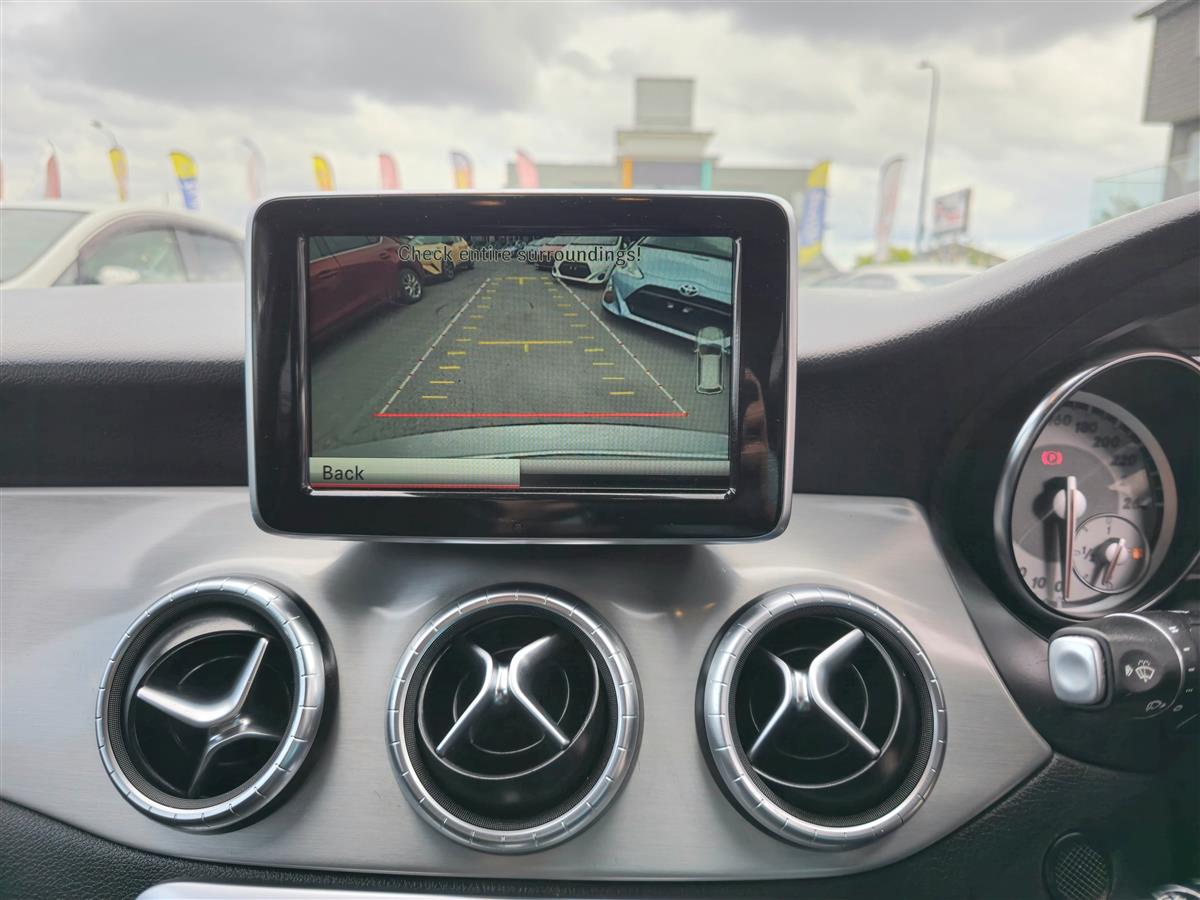 2014 Mercedes-Benz CLA 250 **Cruise Control**Half Leather Seats**Memory & Electric Seats**Factory Mags**Reversing Camera** Sedan Automatic, 5 seats, Silver, Petrol, 1,991 cc, 71,598 km