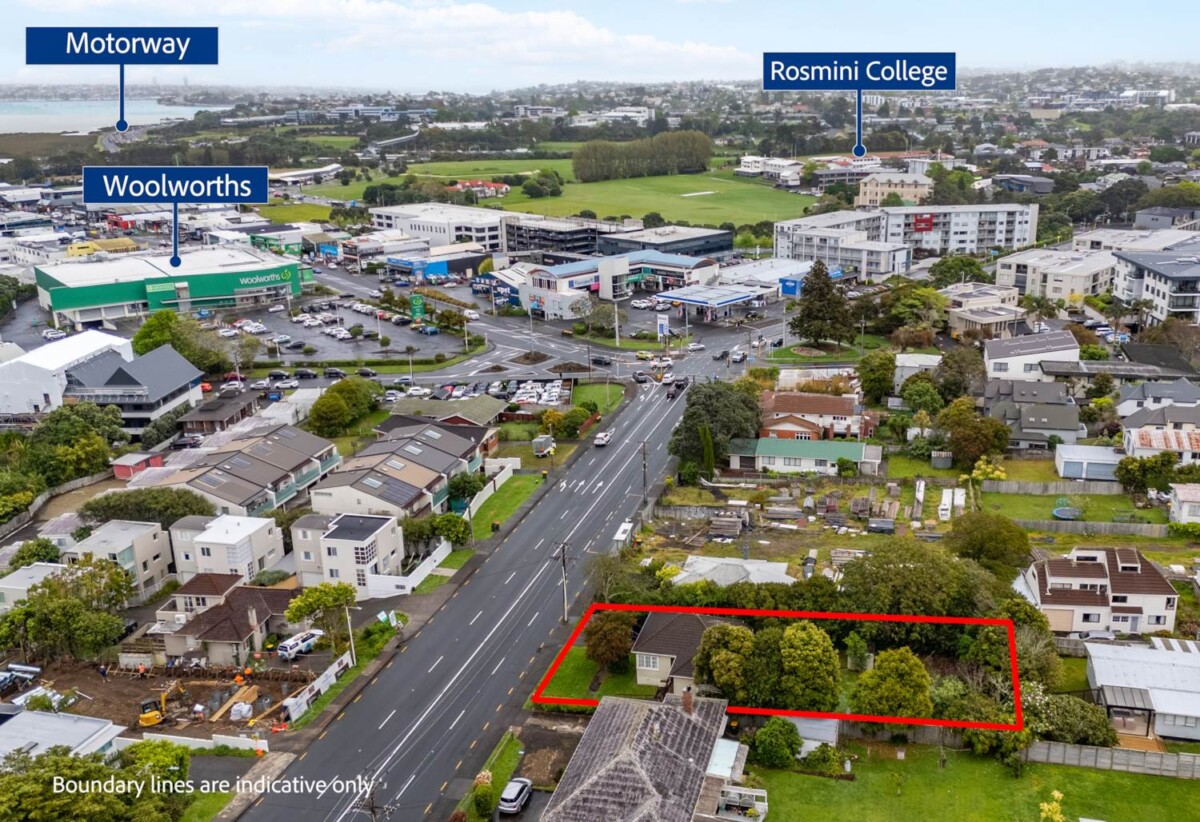 2 beds 1 bath house on 706m2 section, within a short walking distance to all the amenities in Takapuna, beaches, shops, schools, zoned for Takapuna Primary, Westlake Girls and Takapuna Grammar,, 53 Anzac Street, Takapuna, Auckland