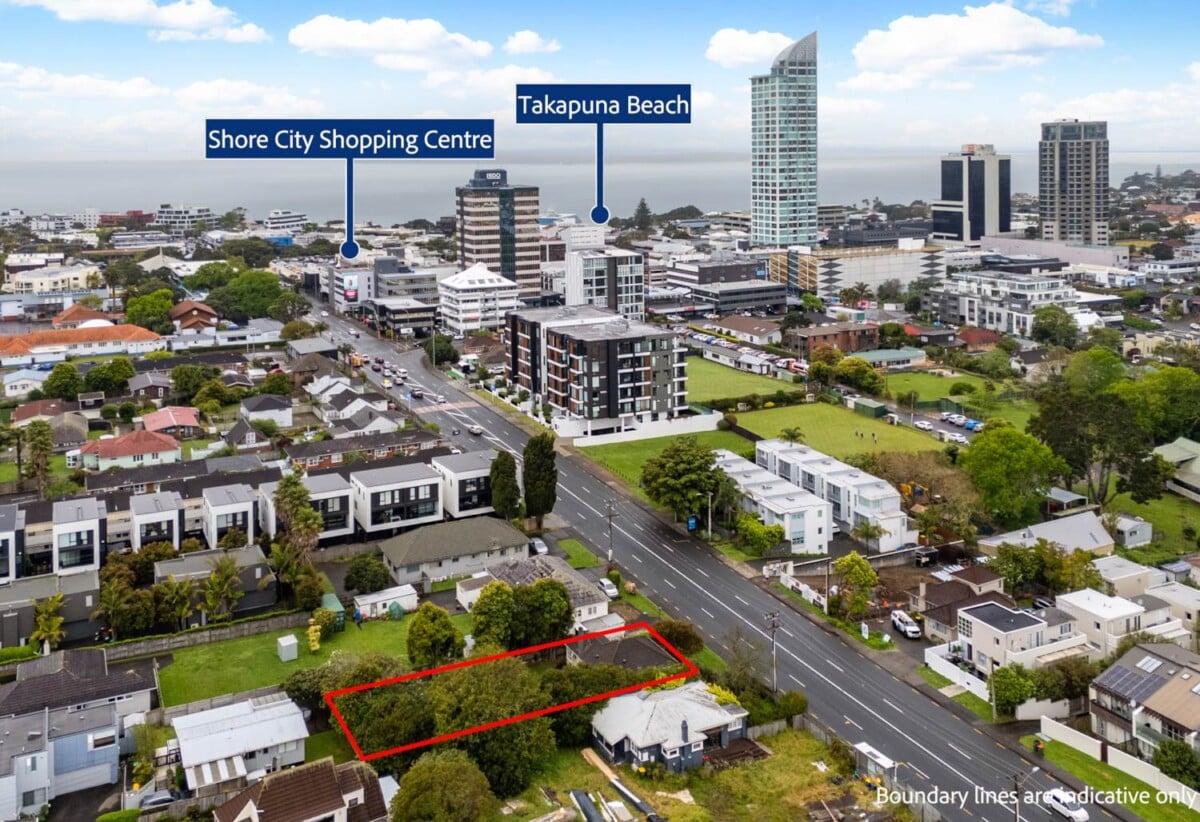 2 beds 1 bath house on 706m2 section, within a short walking distance to all the amenities in Takapuna, beaches, shops, schools, zoned for Takapuna Primary, Westlake Girls and Takapuna Grammar,, 53 Anzac Street, Takapuna, Auckland