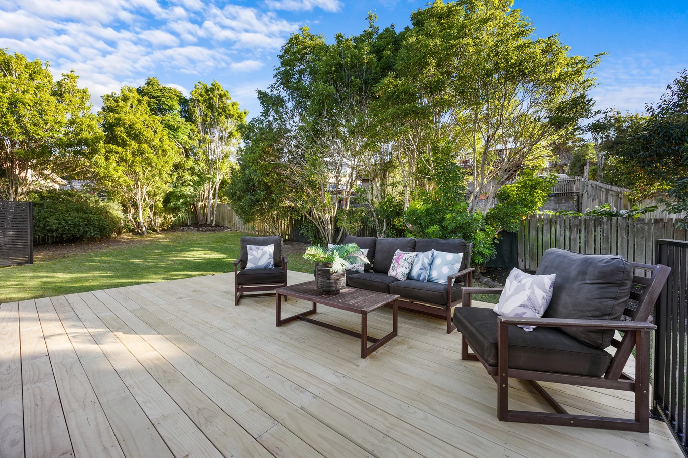 160m2 2 beds 2 baths house with garage on 724m2 section, A separate garage adds practicality and flexibility, offering secure parking, workshop space, or additional storage. With plenty of off-street parking available. 9 Osmond Court, Sunnyvale, Auckland