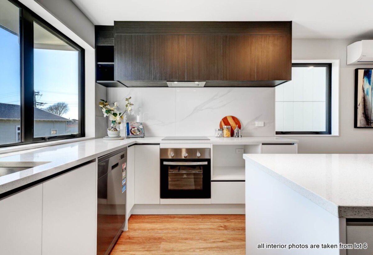 Brandnew freehold 3 beds + study 2.5 baths home with garage, no body corporate fees, walks to shops, schools, 0.9 km to Sunnyvale School, Lot 9/55 James Laurie Street, Henderson, Auckland
