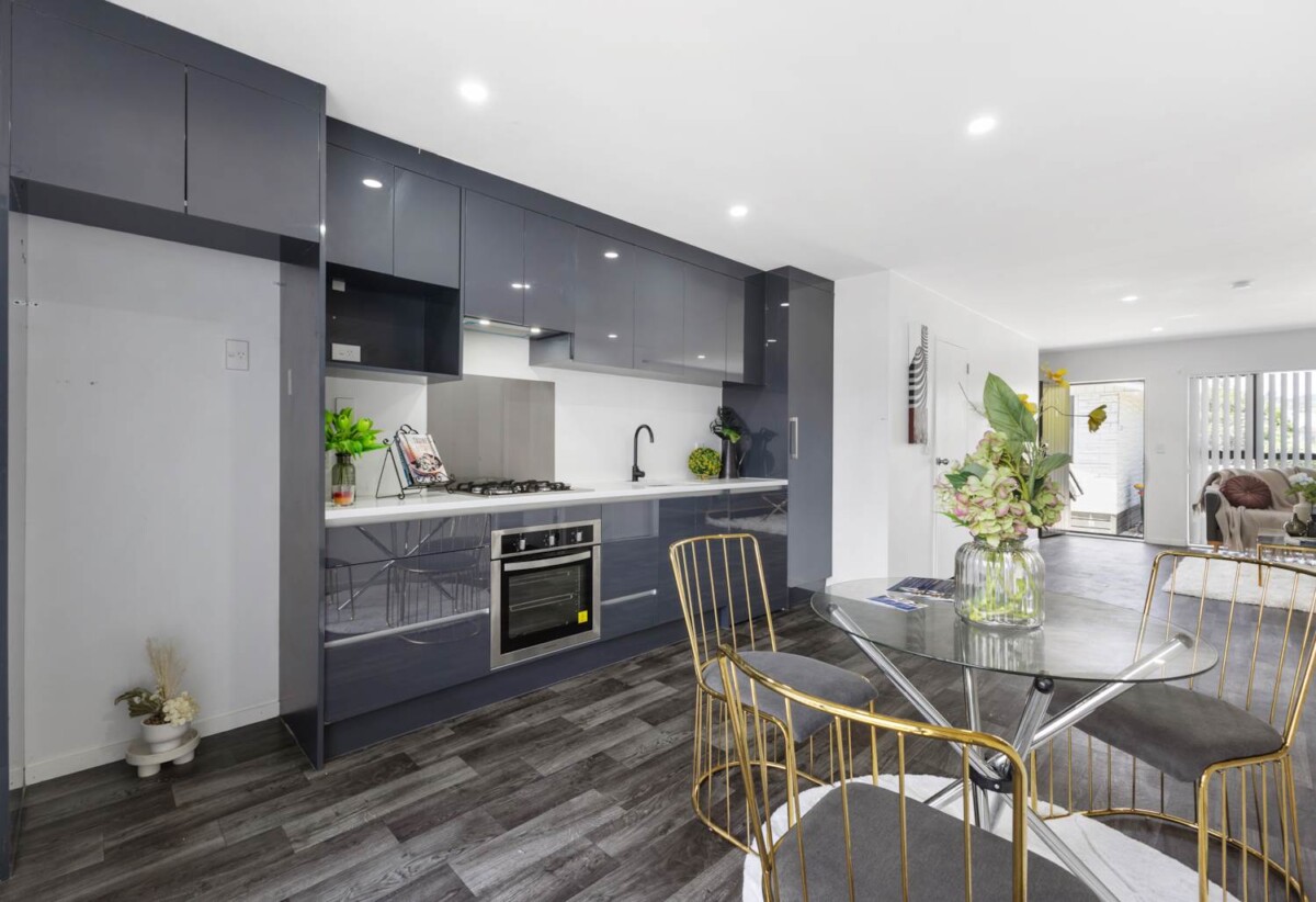 Must sell, 3 beds 2.5 bath home, Located close to schools, transport, and local amenities, 0.2 km to Kelvin Road School, 0.7 km to Papakura Intermediate, 0.9 km to Papakura High School, 19A Harper Street, Papakura, Auckland