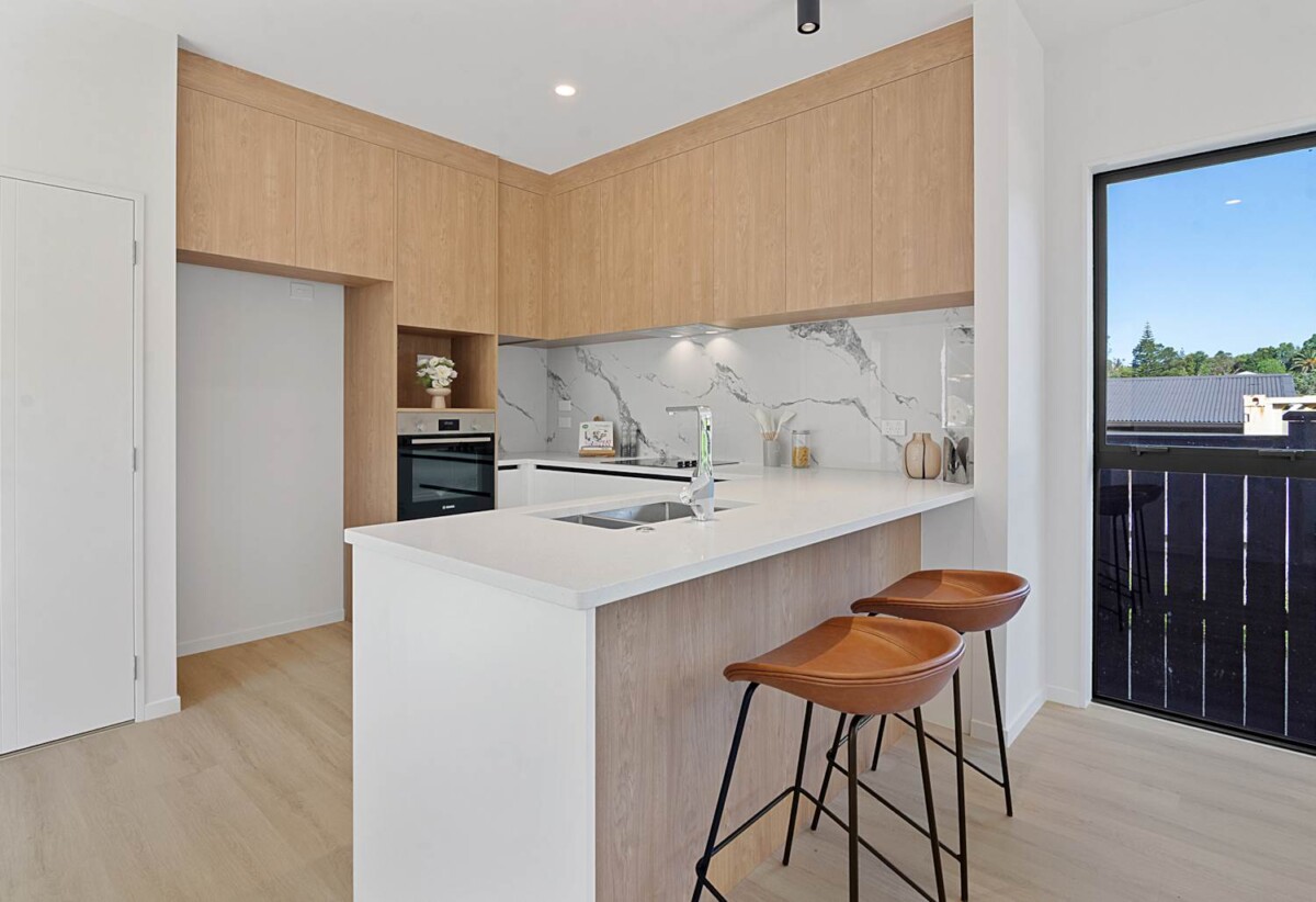10-Year Master Build Guarantee, Brandnew standalone 3 beds 1.5 baths home with car park, minutes from the massive retail hubs of Westgate, motorway access, 170m from Massey Primary, 327m from Massey High, and zoned for the highly regarded St Paul’s, 11F Glenfinn Place, Massey, Auckland