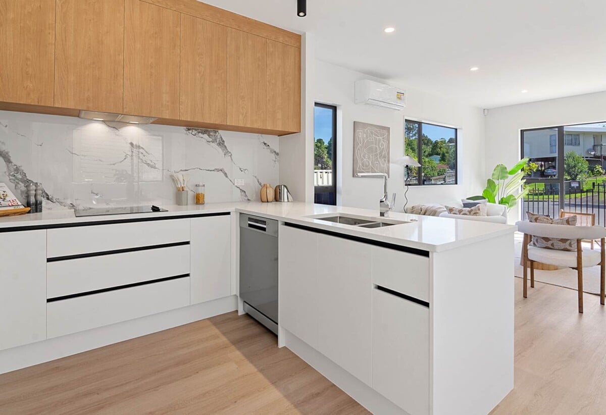 10-Year Master Build Guarantee, Brandnew standalone 3 beds 1.5 baths home with car park, minutes from the massive retail hubs of Westgate, motorway access, 170m from Massey Primary, 327m from Massey High, and zoned for the highly regarded St Paul’s, 11a Glenfinn Place, Massey, Auckland